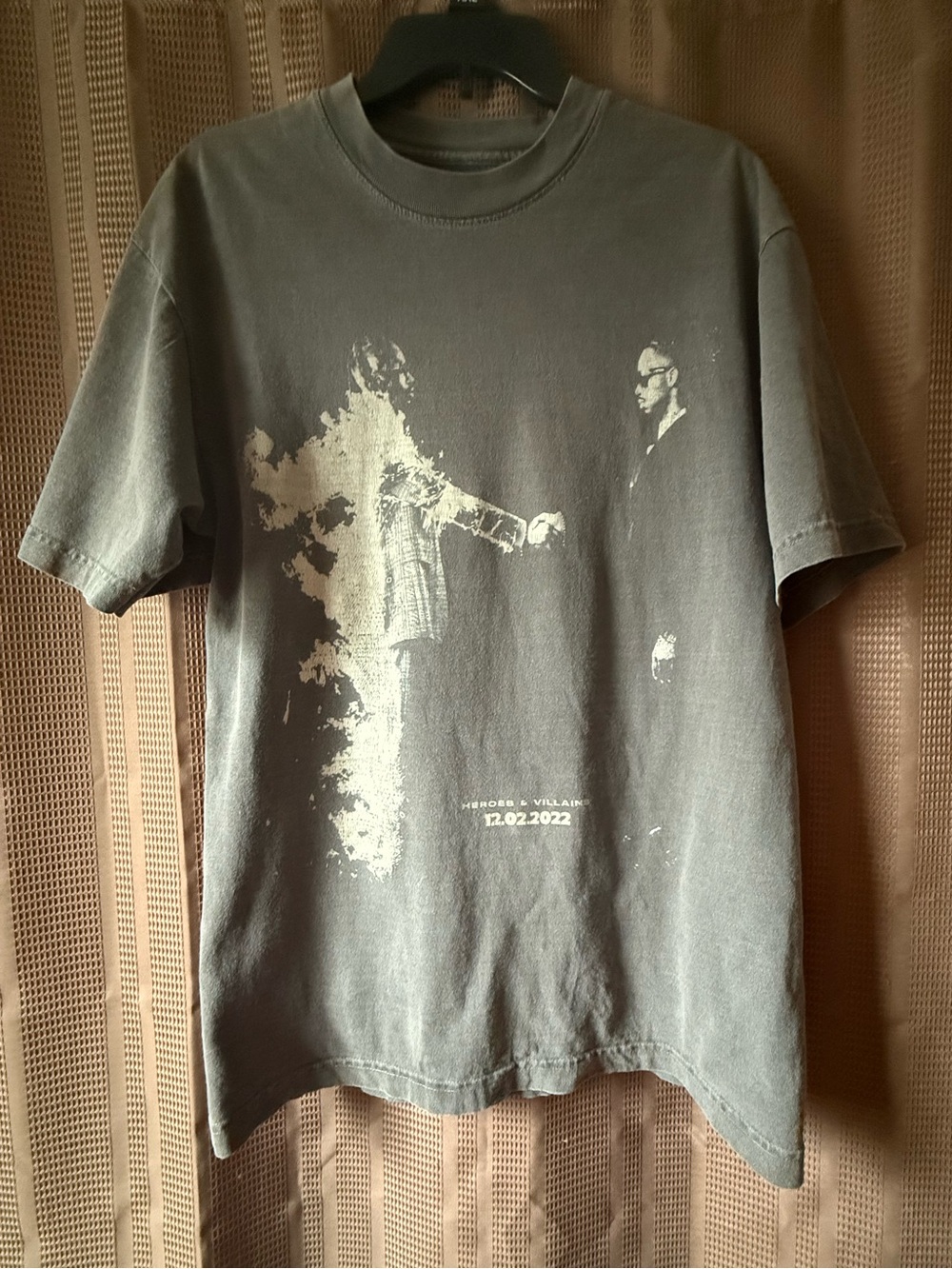 Metro Boomin Heroes & Villans T-Shirt Grey Size M Album Cover Release Merch